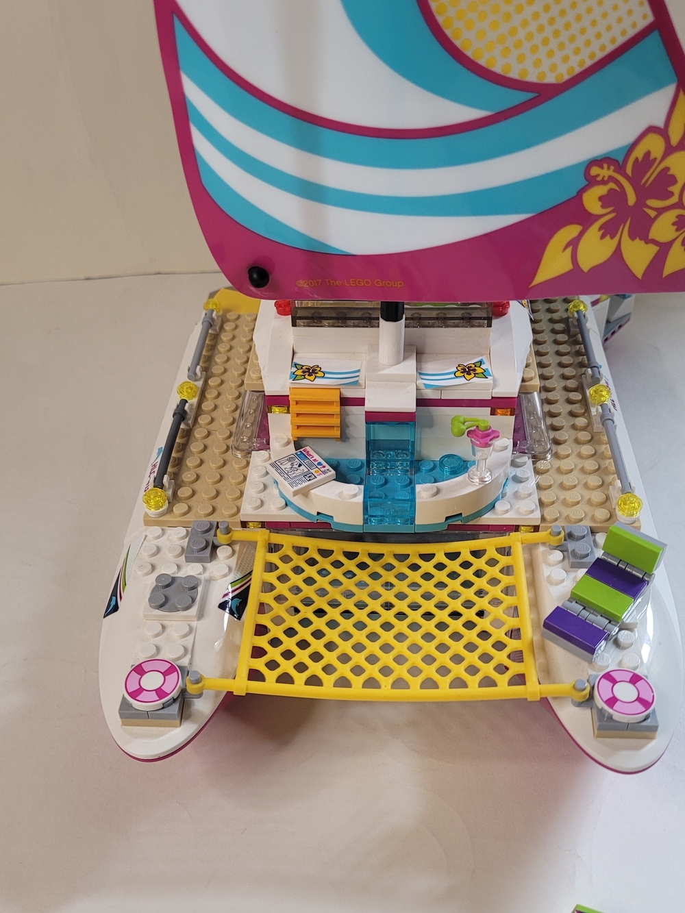 LEGO Friends Sunshine Catamaran set, model number 41317 - Picture 11 of 14